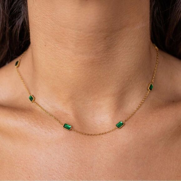 Green stone necklace A1179 - Picture 3 of 8